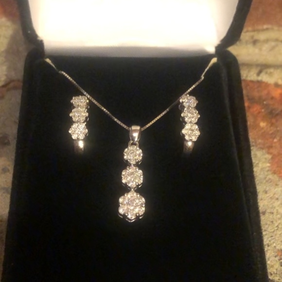21stone Diamond necklace & earring set 10kt/14k - Picture 7 of 8